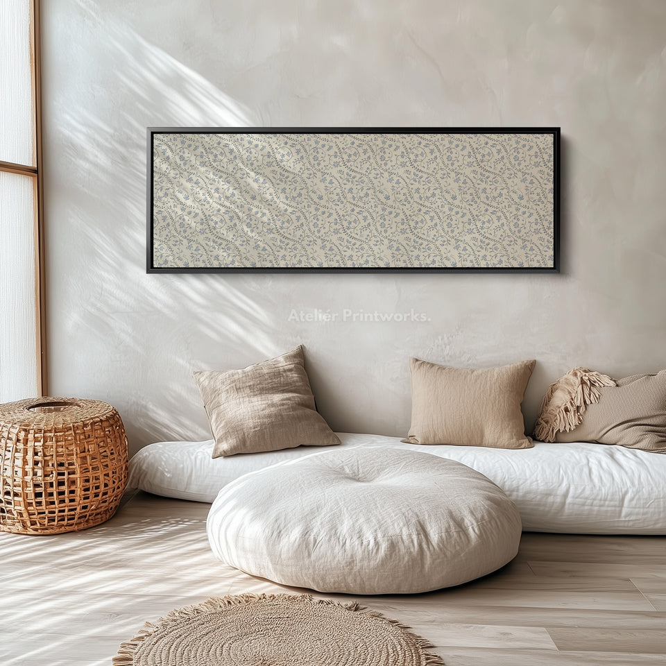 Lange, schmale Wanddekoration mit französischen blauen Blumenranken im Vintage-Stil
