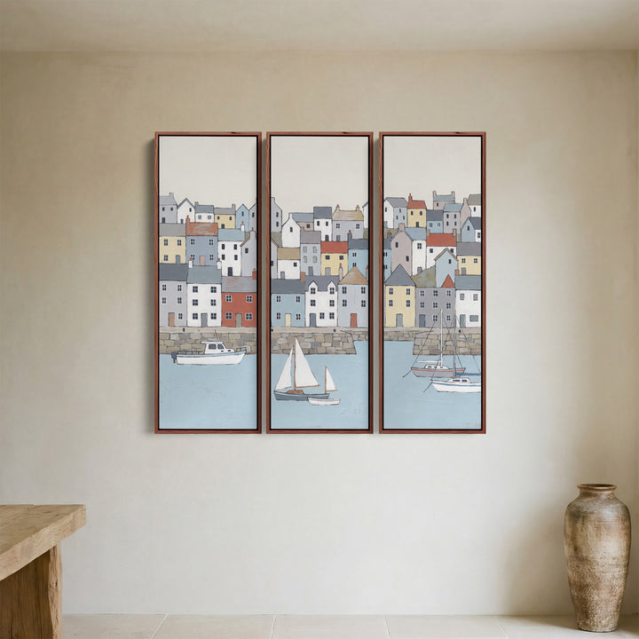 Havenhuisjes boven een zeewering, 3-delige verticale wandkunst voor de keuken