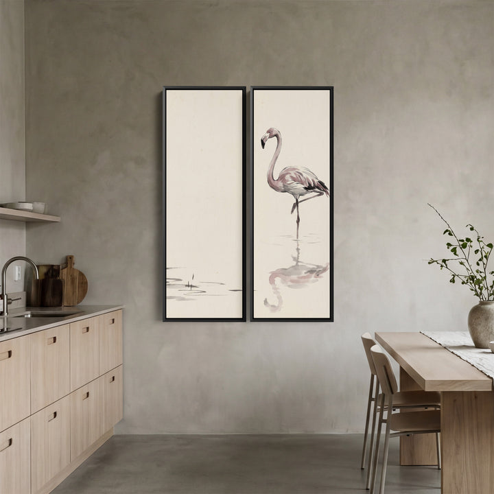 Étude à l’encre représentant un flamant rose dans des eaux peu profondes, ensemble de 2 tableaux muraux verticaux pour couloir