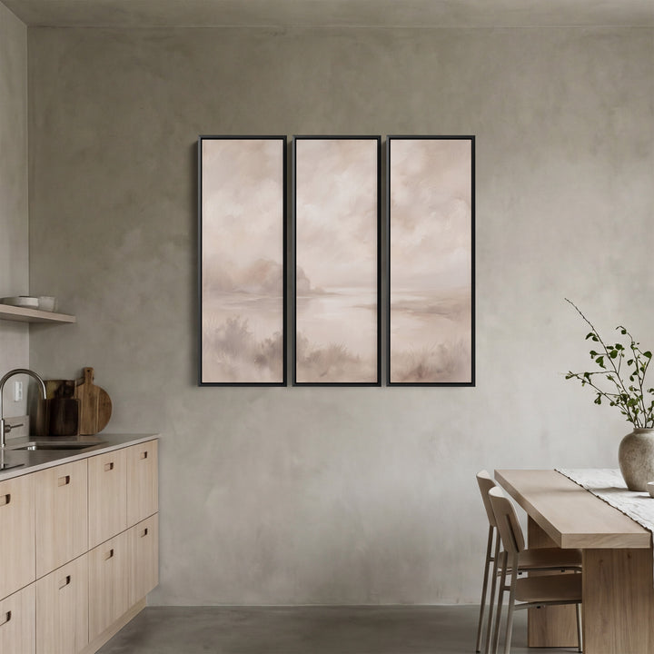 Slaapkamerwandkunstset van 3 met een bleke riviermonding en één lage landtong in beige