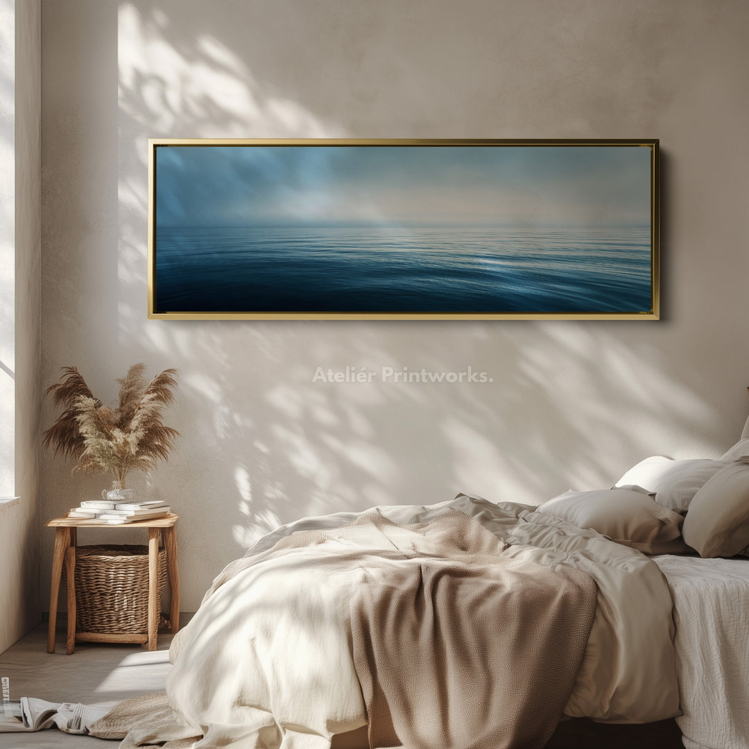 Lang horizontaal wanddecor boven bed rustige oceaan