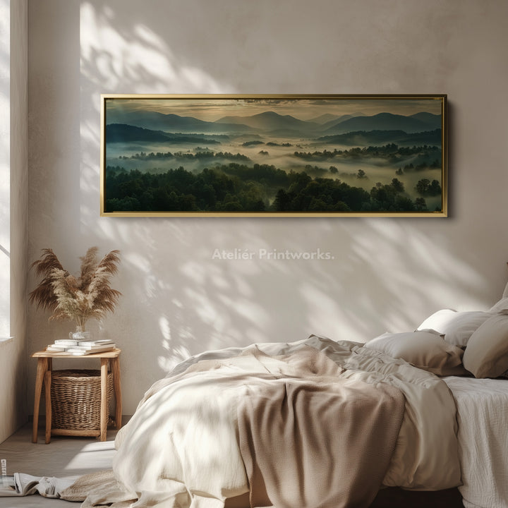 Grote Horizontale Canvas Wanddecoratie met Lijst Mistig Landschap