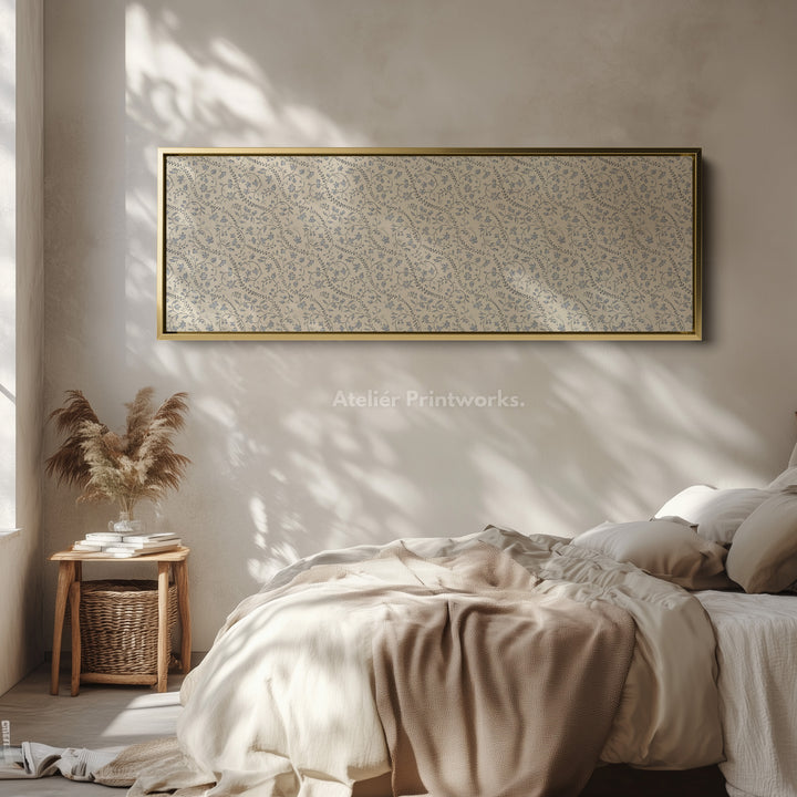 Lange, schmale Wanddekoration mit französischen blauen Blumenranken im Vintage-Stil