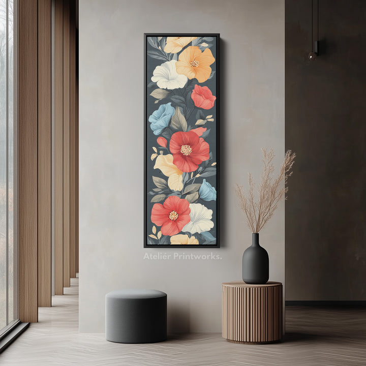 Décoration murale verticale florale rouge et jaune.