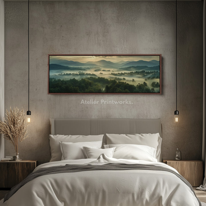 Grote Horizontale Canvas Wanddecoratie met Lijst Mistig Landschap