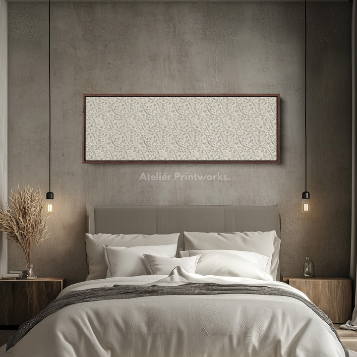 Lange, schmale Wanddekoration mit französischen blauen Blumenranken im Vintage-Stil