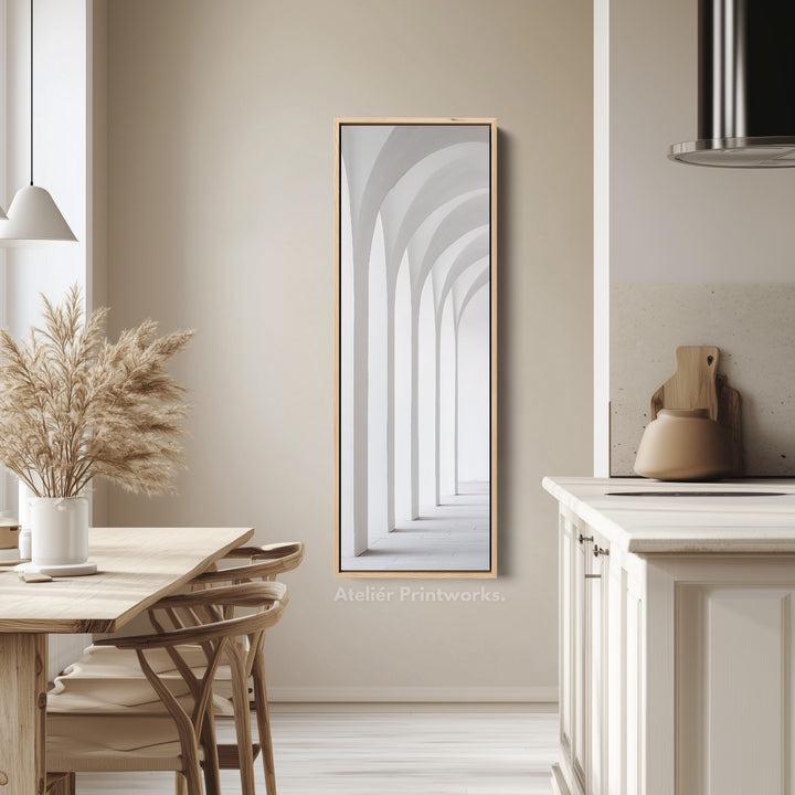 Longue toile verticale encadrée art mural minimaliste arche blanche