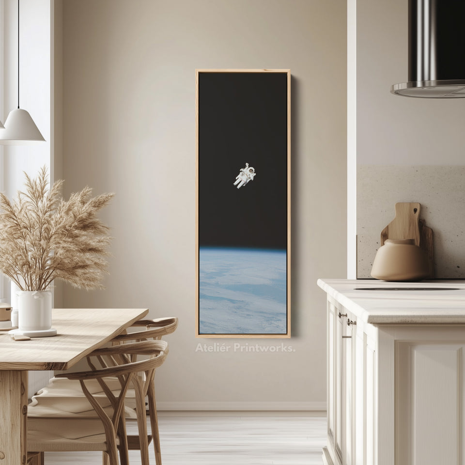Longue œuvre murale verticale Promenade spatiale Astronaute