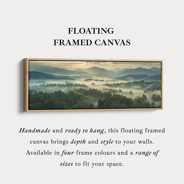 Grote Horizontale Canvas Wanddecoratie met Lijst Mistig Landschap