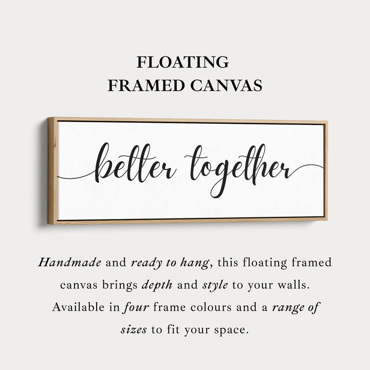 Horizontale lange smalle wanddecoratie boven het bed