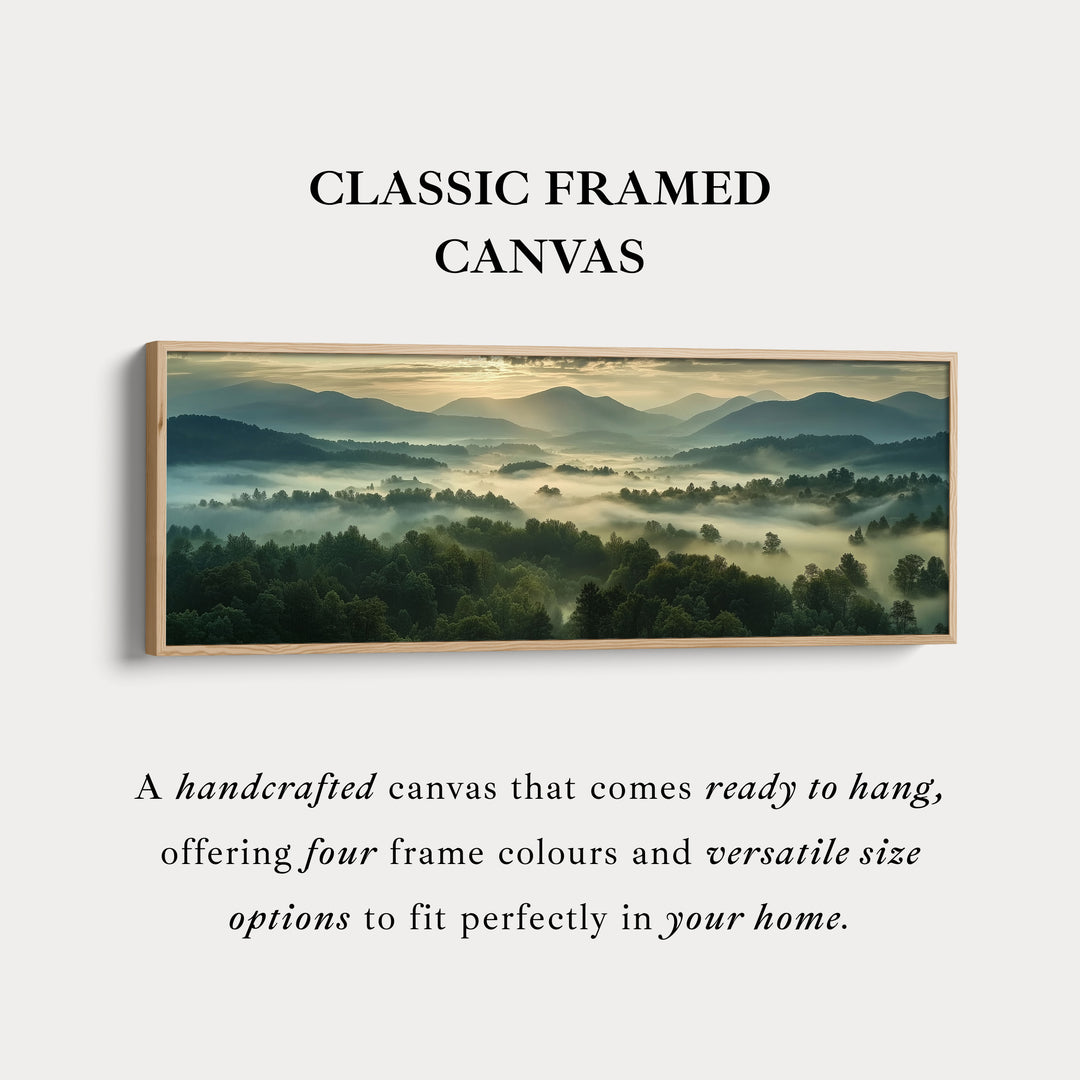 Grote Horizontale Canvas Wanddecoratie met Lijst Mistig Landschap