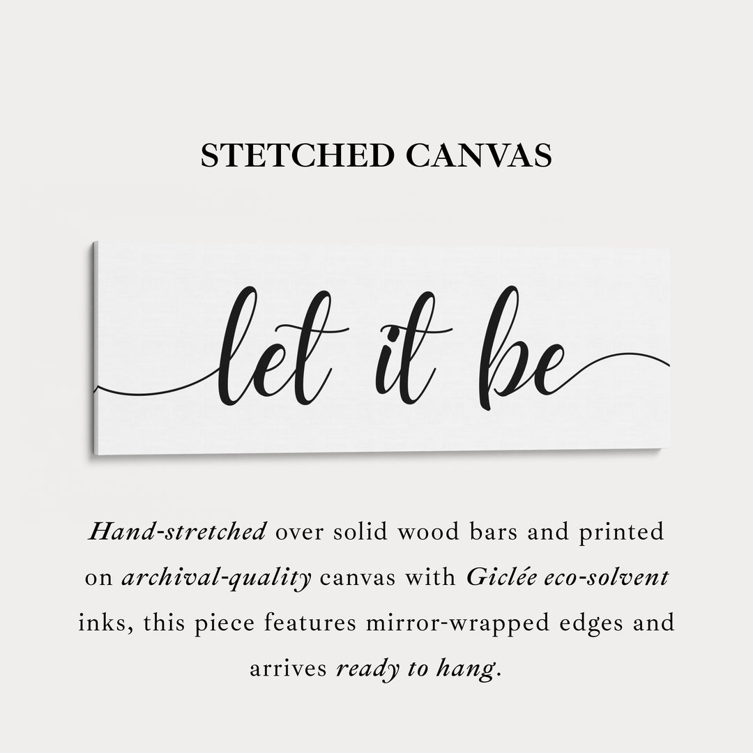 Wanddecoratie boven bed in gastenkamer 'Let It Be'